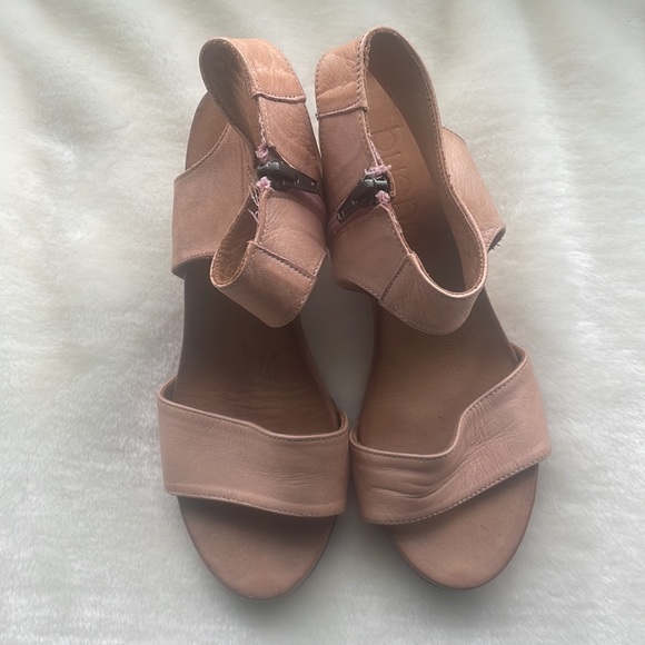 Bueno Ida wedge sandal in blush pink size 36 - Picture 4 of 6